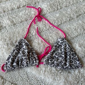 gray cheetah & pink bikini top | OP